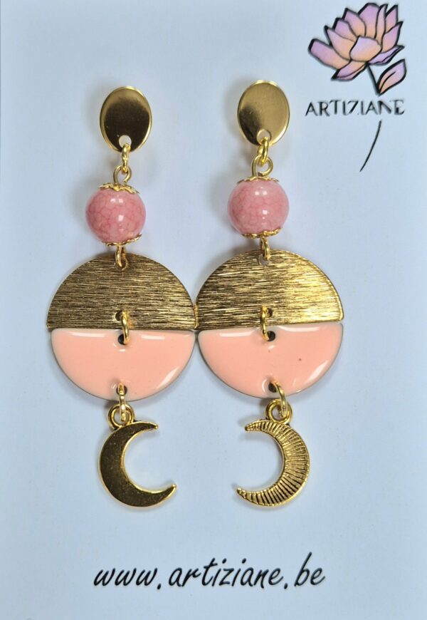 E25001-1.jpg Boucles perles en verre, sequins acier et email