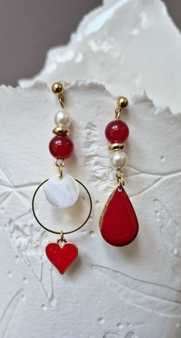 E25010-1.jpg Boucles perles en verre, sequins acier et email