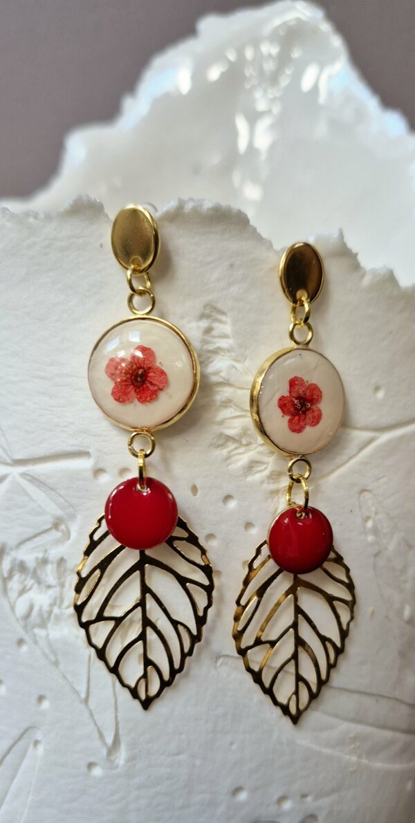 E25020-1.jpg Boucles perles en verre, sequins acier et email