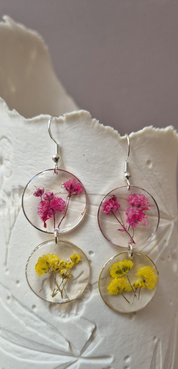 Boucles en résine, fleurs pressées