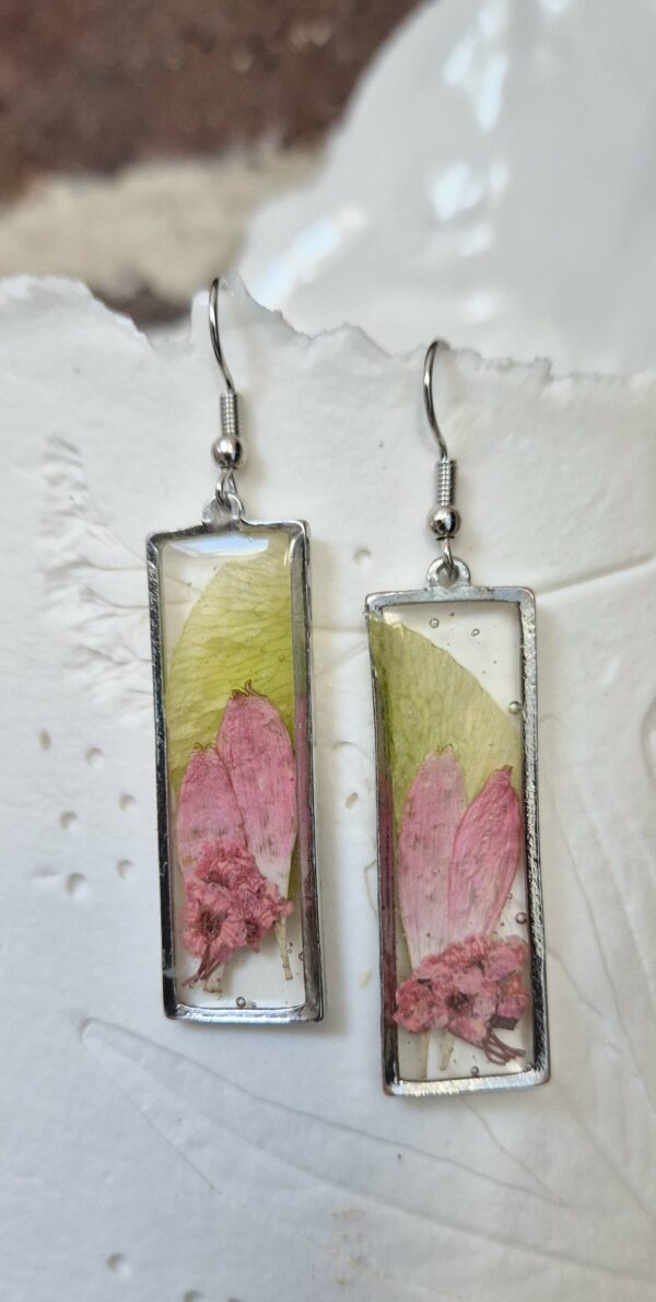 Boucles résine, fleurs pressées