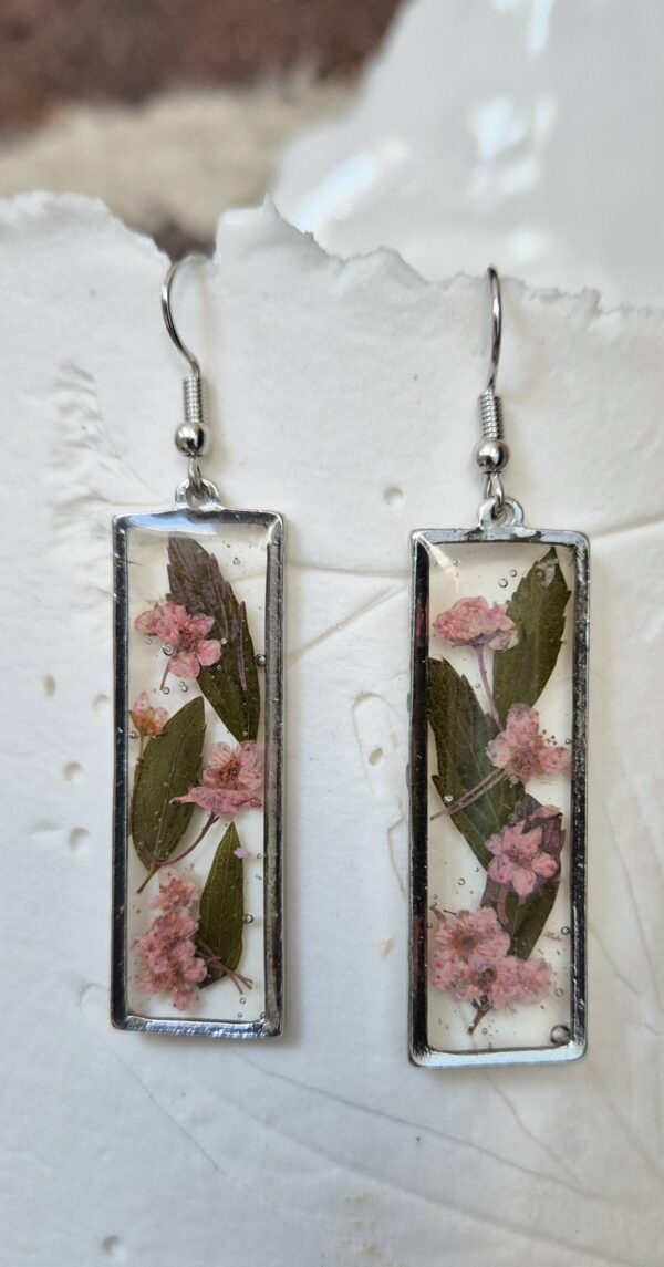 Boucles résine, fleurs pressées