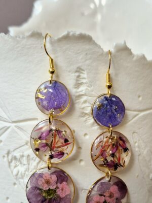 Boucles en résine, fleurs pressées