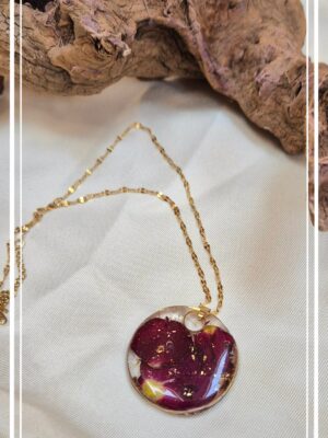 Collier acier inoxydable, pendentif en résine et fleurs pressées