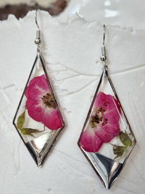 Boucles résine, fleurs pressées