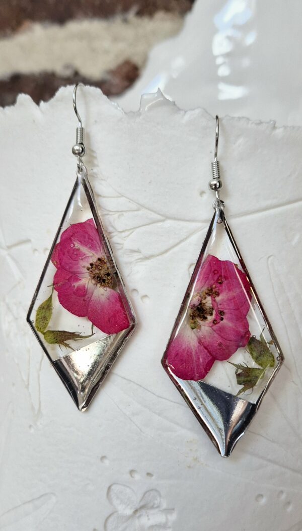 Boucles résine, fleurs pressées