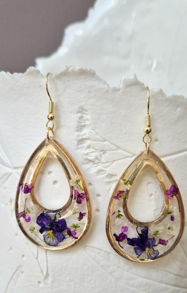 Boucles résine, fleurs pressées