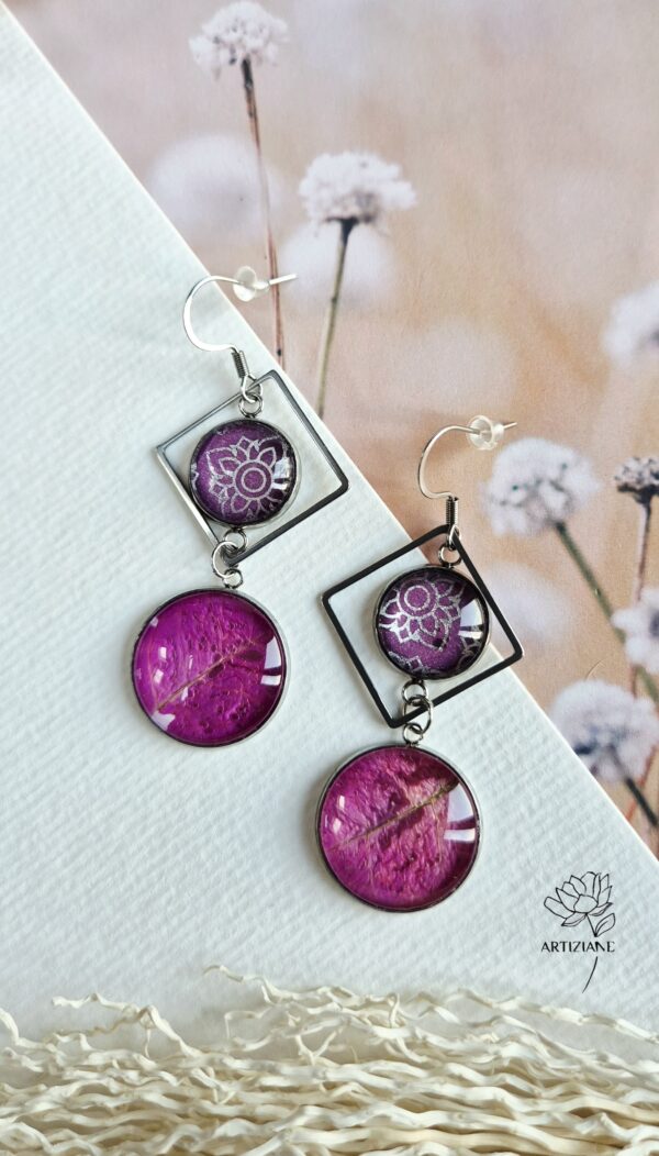 Fleurs naturelles préservées sous verre